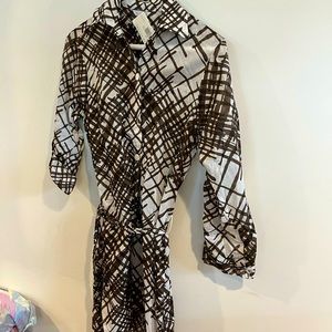 Adorable trina turk beach coverup. Tie, wear sleeves up or down!